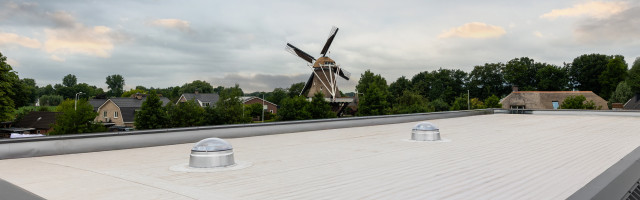 techcomlight-440-5313x1660-640x200